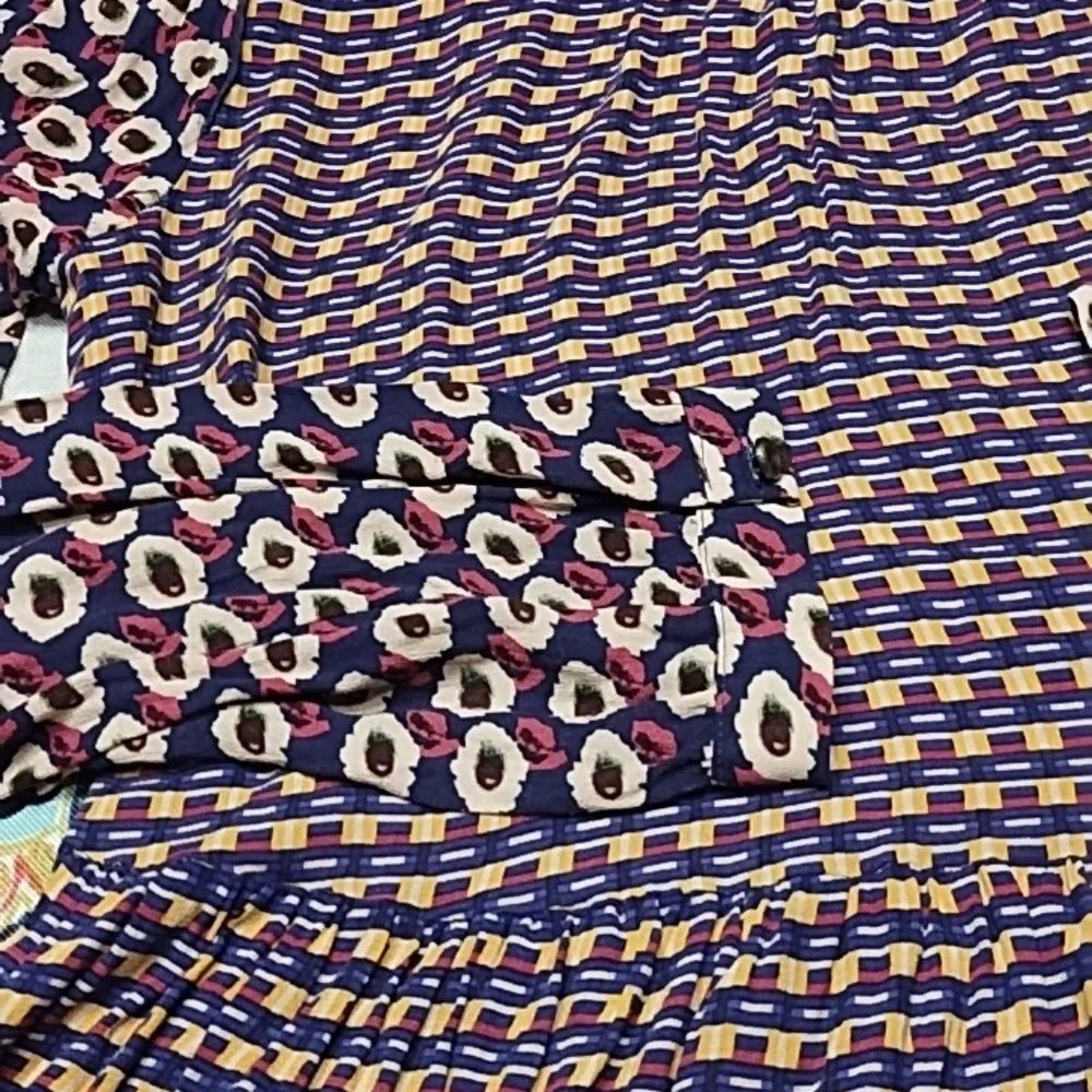 Anthropologie Lrg Top - Picture 3 of 6